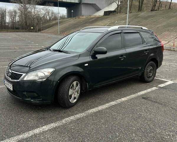 Черный Киа Сид, объемом двигателя 1.58 л и пробегом 200 тыс. км за 4850 $, фото 1 на Automoto.ua