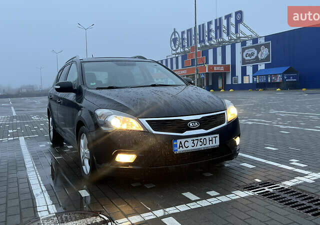 Черный Киа Сид, объемом двигателя 1.6 л и пробегом 283 тыс. км за 7800 $, фото 1 на Automoto.ua