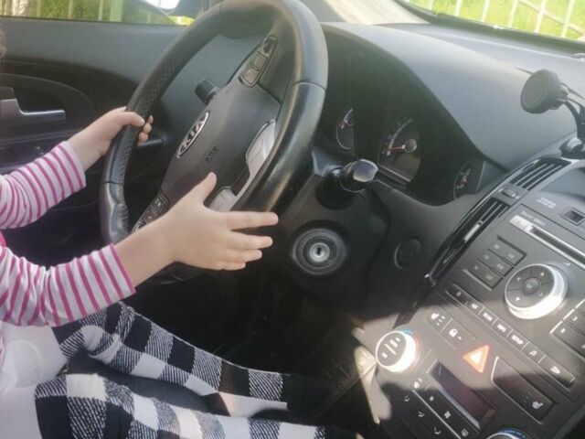 Чорний Кіа Сід, об'ємом двигуна 1.6 л та пробігом 280 тис. км за 6300 $, фото 1 на Automoto.ua