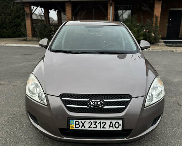 Коричневый Киа Сид, объемом двигателя 1.6 л и пробегом 175 тыс. км за 5200 $, фото 1 на Automoto.ua