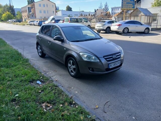 Коричневий Кіа Сід, об'ємом двигуна 1.6 л та пробігом 300 тис. км за 4720 $, фото 1 на Automoto.ua