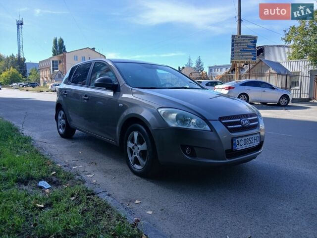 Коричневий Кіа Сід, об'ємом двигуна 1.58 л та пробігом 320 тис. км за 4700 $, фото 1 на Automoto.ua