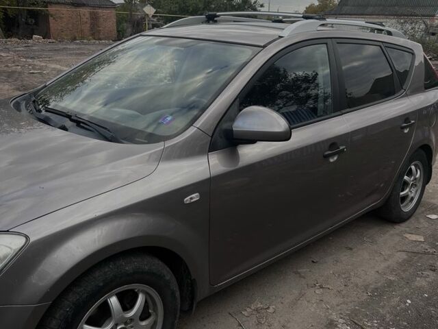 Коричневый Киа Сид, объемом двигателя 1.6 л и пробегом 266 тыс. км за 5300 $, фото 1 на Automoto.ua