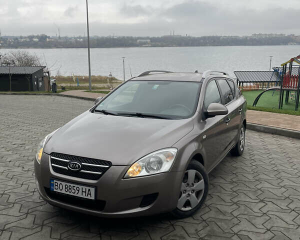 Коричневый Киа Сид, объемом двигателя 1.6 л и пробегом 245 тыс. км за 5300 $, фото 1 на Automoto.ua