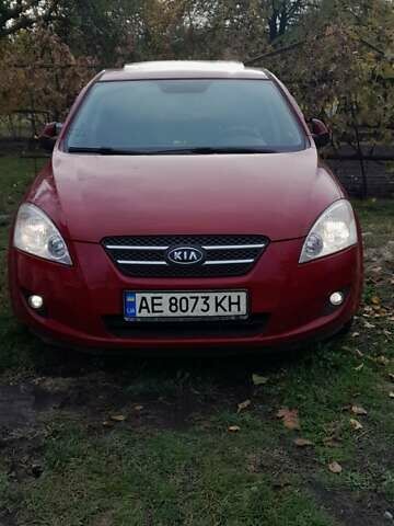 Киа Сид 2006 в Павлограде на Automoto.ua Красный Киа Сид, объемом двигателя 1.6 л и пробегом 230 тыс. км за 4500 $, фото 1 на Automoto.ua