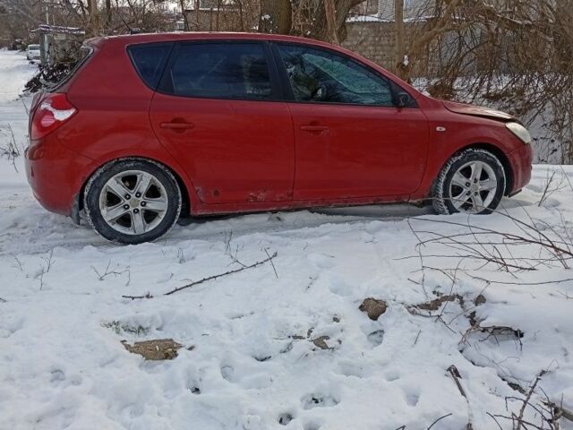 Червоний Кіа Сід, об'ємом двигуна 0 л та пробігом 200 тис. км за 2500 $, фото 1 на Automoto.ua