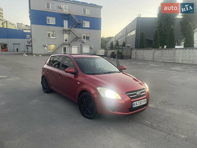 Красный Киа Сид, объемом двигателя 1.59 л и пробегом 180 тыс. км за 6500 $, фото 1 на Automoto.ua