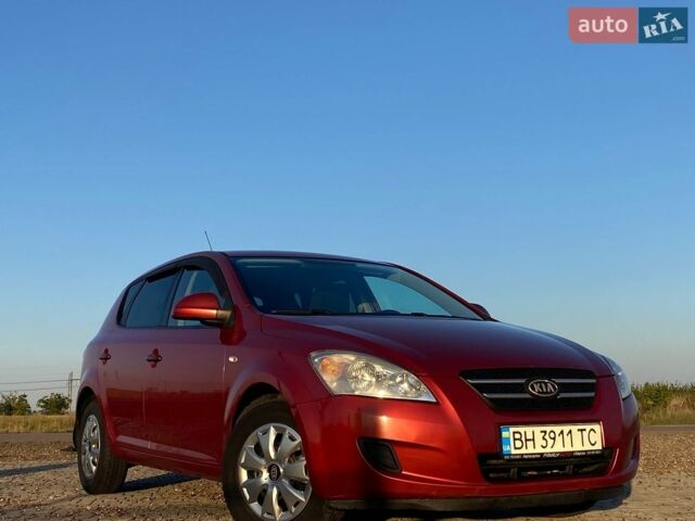 Червоний Кіа Сід, об'ємом двигуна 1.6 л та пробігом 260 тис. км за 6200 $, фото 1 на Automoto.ua