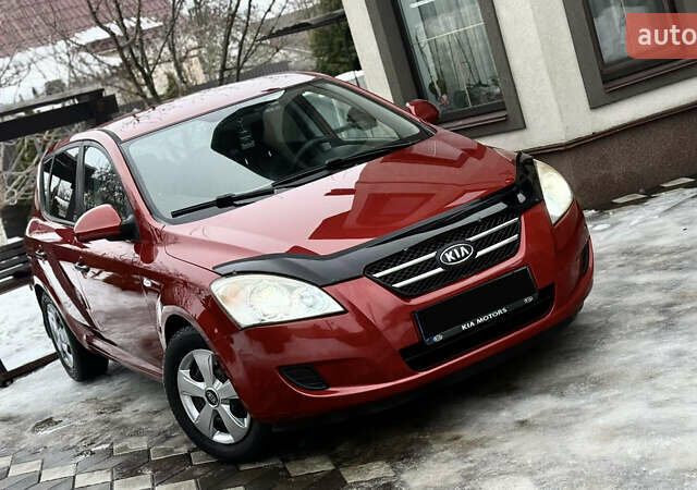 Червоний Кіа Сід, об'ємом двигуна 1.4 л та пробігом 188 тис. км за 5250 $, фото 1 на Automoto.ua