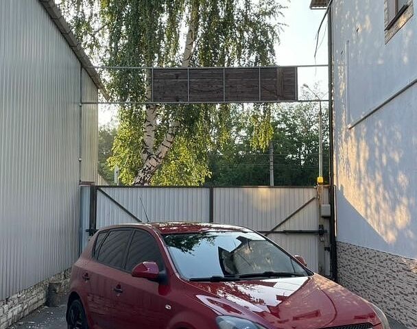 Червоний Кіа Сід, об'ємом двигуна 1.39 л та пробігом 255 тис. км за 4700 $, фото 1 на Automoto.ua