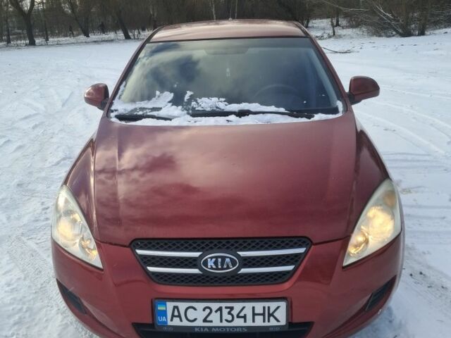 Червоний Кіа Сід, об'ємом двигуна 1.4 л та пробігом 270 тис. км за 4600 $, фото 1 на Automoto.ua