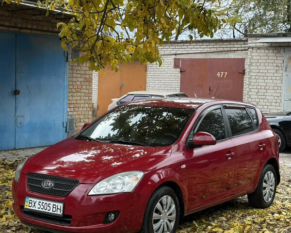 Киа Сид 2007 в Запорожье на Automoto.ua Красный Киа Сид, объемом двигателя 2 л и пробегом 299 тыс. км за 4450 $, фото 1 на Automoto.ua