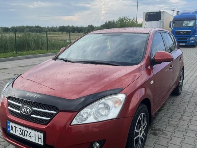 Червоний Кіа Сід, об'ємом двигуна 1.6 л та пробігом 220 тис. км за 4250 $, фото 1 на Automoto.ua