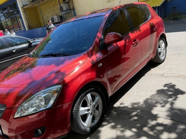 Красный Киа Сид, объемом двигателя 1.6 л и пробегом 165 тыс. км за 6700 $, фото 1 на Automoto.ua