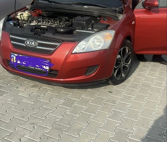 Красный Киа Сид, объемом двигателя 1.6 л и пробегом 201 тыс. км за 6300 $, фото 1 на Automoto.ua