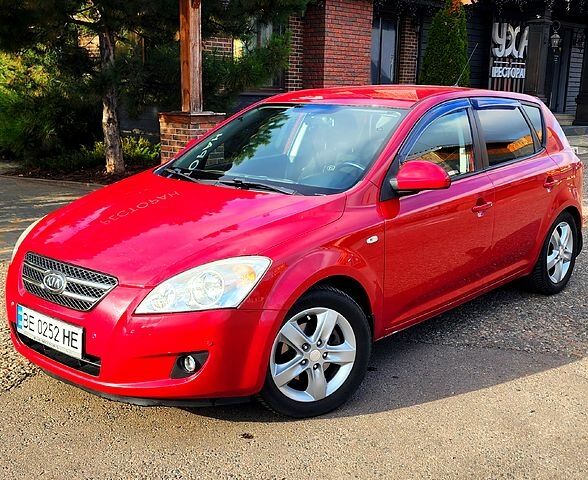 Красный Киа Сид, объемом двигателя 1.6 л и пробегом 214 тыс. км за 4900 $, фото 1 на Automoto.ua