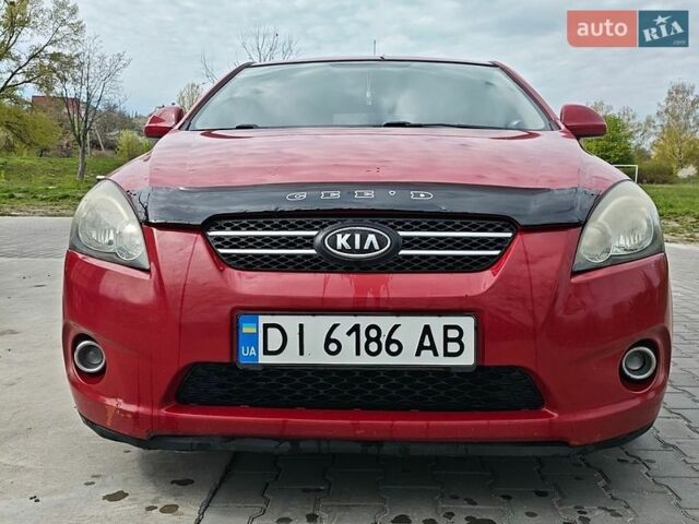 Красный Киа Сид, объемом двигателя 1.6 л и пробегом 225 тыс. км за 4400 $, фото 1 на Automoto.ua