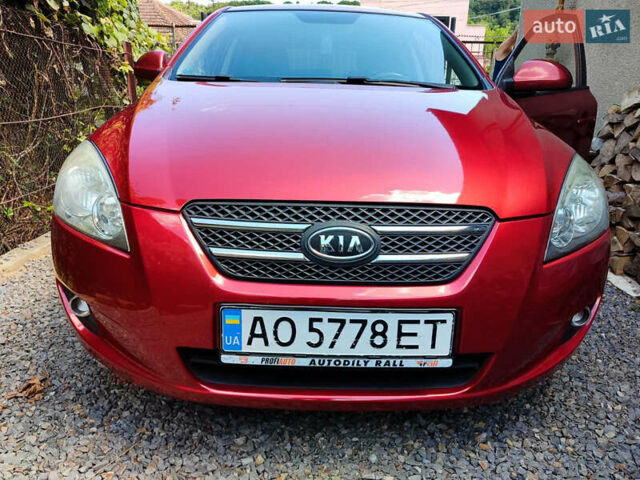 Красный Киа Сид, объемом двигателя 1.6 л и пробегом 185 тыс. км за 5300 $, фото 1 на Automoto.ua