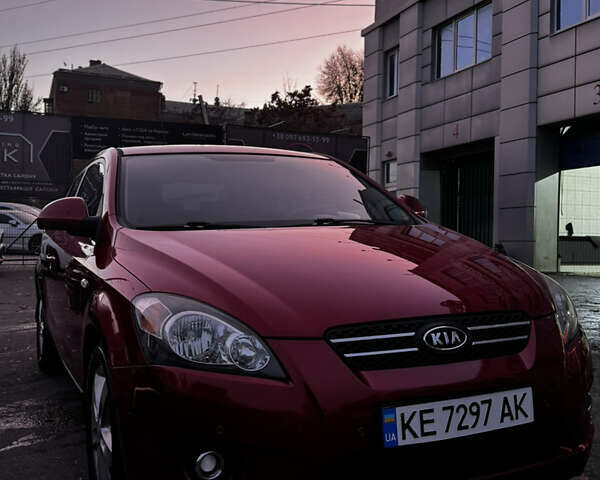 Красный Киа Сид, объемом двигателя 2 л и пробегом 177 тыс. км за 6900 $, фото 1 на Automoto.ua
