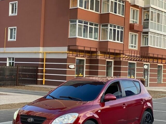 Червоний Кіа Сід, об'ємом двигуна 1.6 л та пробігом 300 тис. км за 4600 $, фото 1 на Automoto.ua