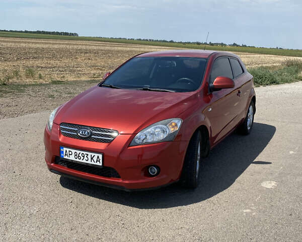 Красный Киа Сид, объемом двигателя 1.4 л и пробегом 166 тыс. км за 6200 $, фото 1 на Automoto.ua