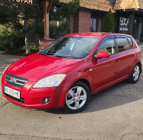 Красный Киа Сид, объемом двигателя 1.6 л и пробегом 214 тыс. км за 4900 $, фото 1 на Automoto.ua