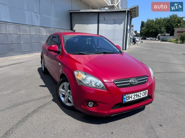 Красный Киа Сид, объемом двигателя 1.4 л и пробегом 193 тыс. км за 4399 $, фото 1 на Automoto.ua