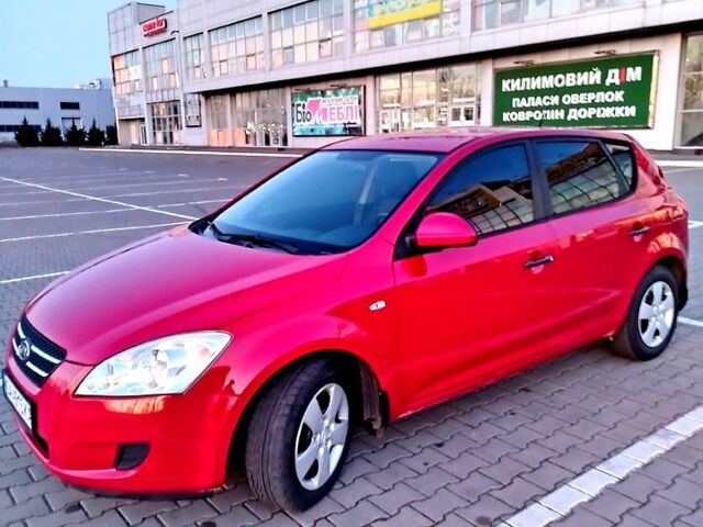 Красный Киа Сид, объемом двигателя 1.4 л и пробегом 167 тыс. км за 5900 $, фото 1 на Automoto.ua