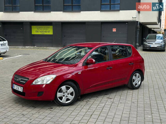 Красный Киа Сид, объемом двигателя 1.4 л и пробегом 193 тыс. км за 3999 $, фото 1 на Automoto.ua