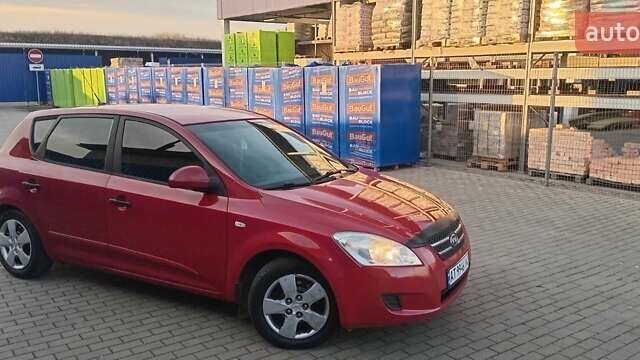 Красный Киа Сид, объемом двигателя 1.4 л и пробегом 198 тыс. км за 4400 $, фото 1 на Automoto.ua