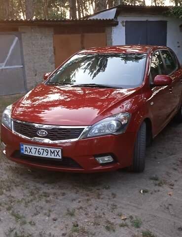 Красный Киа Сид, объемом двигателя 1.6 л и пробегом 134 тыс. км за 7500 $, фото 1 на Automoto.ua