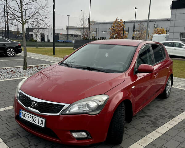 Красный Киа Сид, объемом двигателя 1.4 л и пробегом 191 тыс. км за 6300 $, фото 1 на Automoto.ua