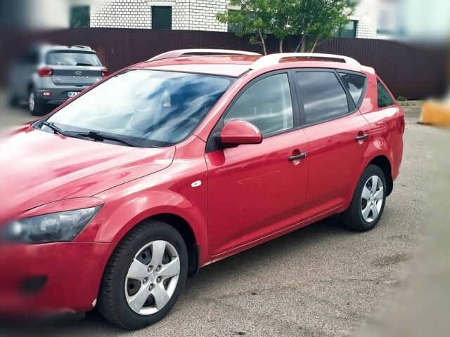 Красный Киа Сид, объемом двигателя 1.6 л и пробегом 195 тыс. км за 4100 $, фото 1 на Automoto.ua