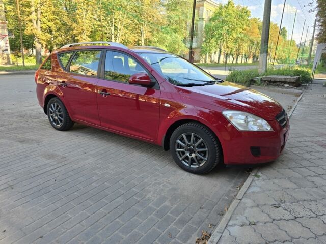 Красный Киа Сид, объемом двигателя 1 л и пробегом 236 тыс. км за 5999 $, фото 1 на Automoto.ua