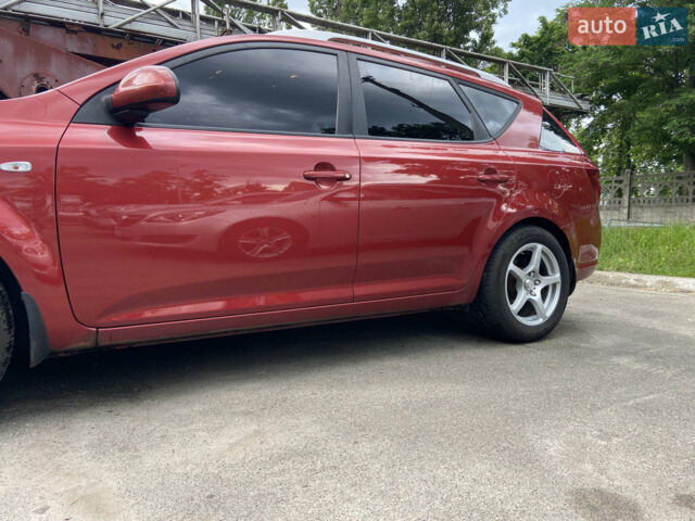Красный Киа Сид, объемом двигателя 1.6 л и пробегом 308 тыс. км за 6000 $, фото 1 на Automoto.ua