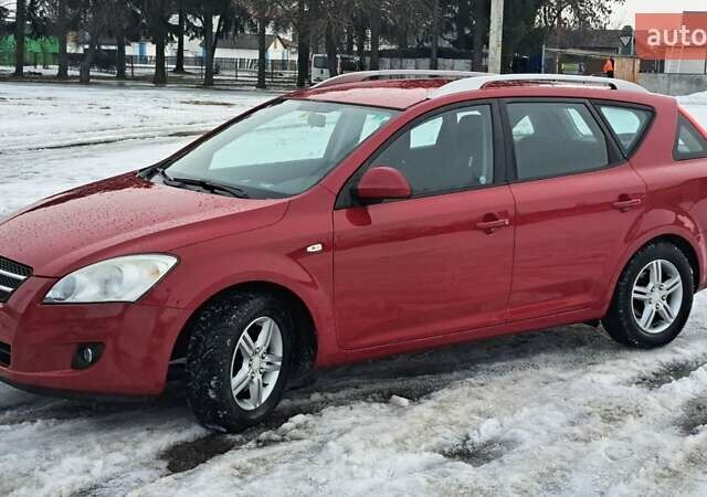 Червоний Кіа Сід, об'ємом двигуна 1.4 л та пробігом 205 тис. км за 5400 $, фото 1 на Automoto.ua