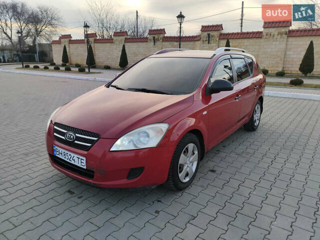 Красный Киа Сид, объемом двигателя 1.4 л и пробегом 241 тыс. км за 3999 $, фото 1 на Automoto.ua