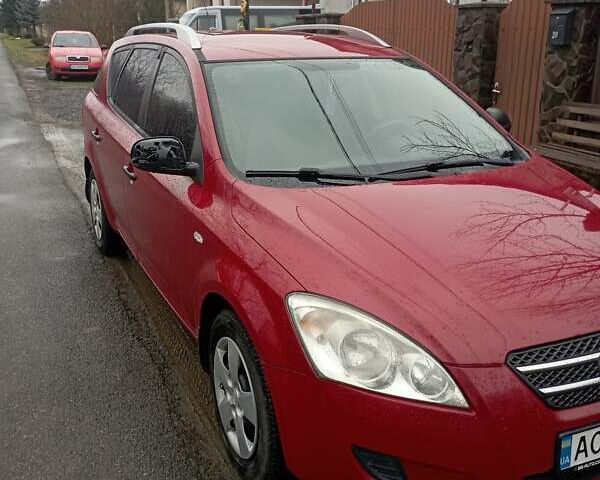 Красный Киа Сид, объемом двигателя 1.4 л и пробегом 217 тыс. км за 4800 $, фото 1 на Automoto.ua