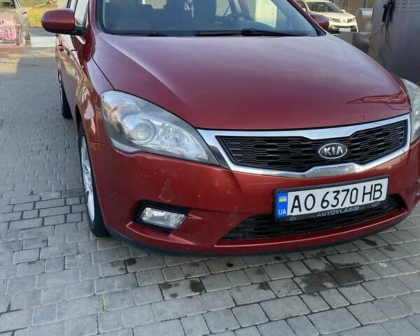 Червоний Кіа Сід, об'ємом двигуна 1.6 л та пробігом 395 тис. км за 5500 $, фото 1 на Automoto.ua