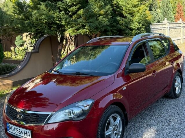 Червоний Кіа Сід, об'ємом двигуна 1.59 л та пробігом 266 тис. км за 5700 $, фото 1 на Automoto.ua