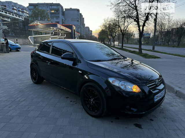 Киа Сид, объемом двигателя 1.6 л и пробегом 312 тыс. км за 5500 $, фото 1 на Automoto.ua