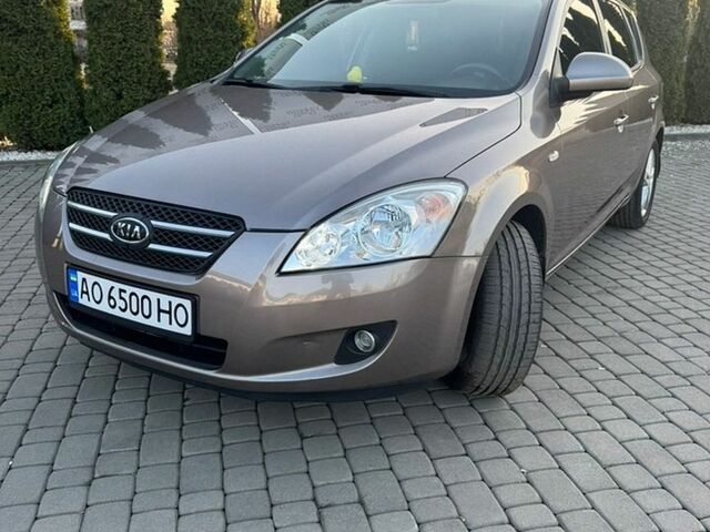Киа Сид, объемом двигателя 1.6 л и пробегом 158 тыс. км за 7300 $, фото 1 на Automoto.ua