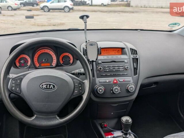 Киа Сид, объемом двигателя 1.4 л и пробегом 133 тыс. км за 5500 $, фото 1 на Automoto.ua