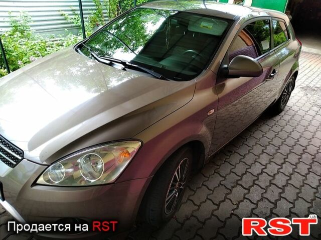 Киа Сид, объемом двигателя 1.4 л и пробегом 143 тыс. км за 4300 $, фото 1 на Automoto.ua