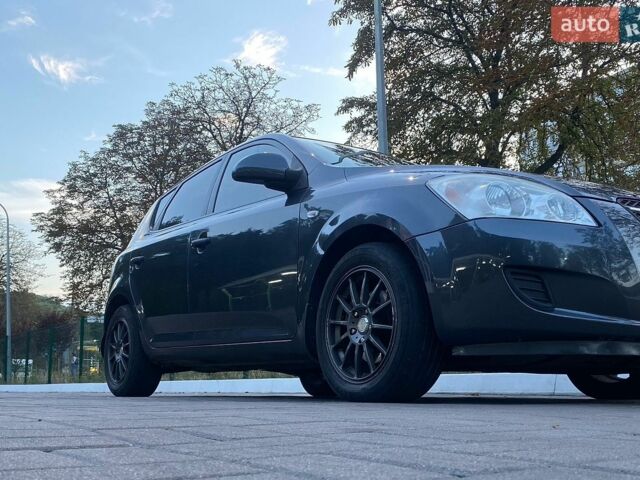 Кіа Сід, об'ємом двигуна 1.6 л та пробігом 300 тис. км за 6500 $, фото 1 на Automoto.ua