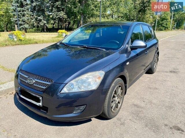 Киа Сид, объемом двигателя 1.6 л и пробегом 300 тыс. км за 7000 $, фото 1 на Automoto.ua