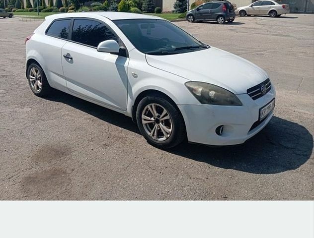 Кіа Сід, об'ємом двигуна 1.4 л та пробігом 267 тис. км за 4900 $, фото 1 на Automoto.ua
