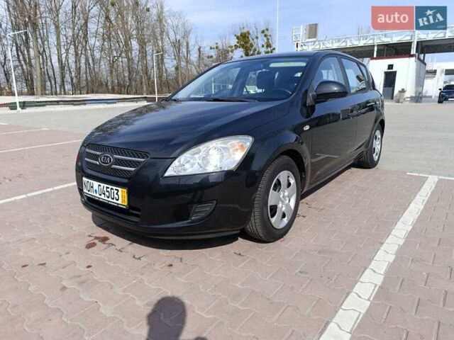 Киа Сид, объемом двигателя 1.6 л и пробегом 127 тыс. км за 6200 $, фото 1 на Automoto.ua