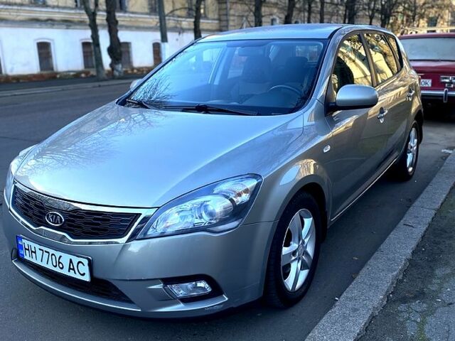 Киа Сид, объемом двигателя 16 л и пробегом 307 тыс. км за 5900 $, фото 1 на Automoto.ua