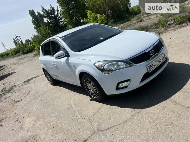 Киа Сид, объемом двигателя 1.59 л и пробегом 170 тыс. км за 7700 $, фото 1 на Automoto.ua